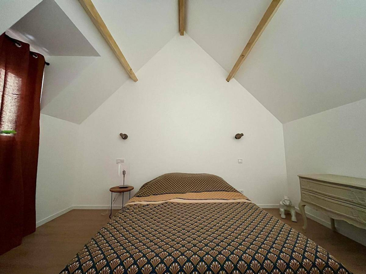 Dependance au calme avec chambre sur mezzanine in Verneuil-en-Halatte, Oise