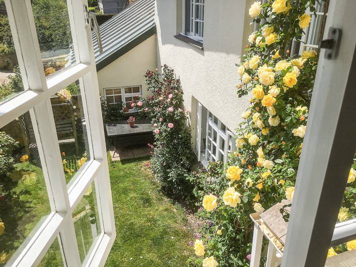 Cottage for 11 people, with garden in South Devon