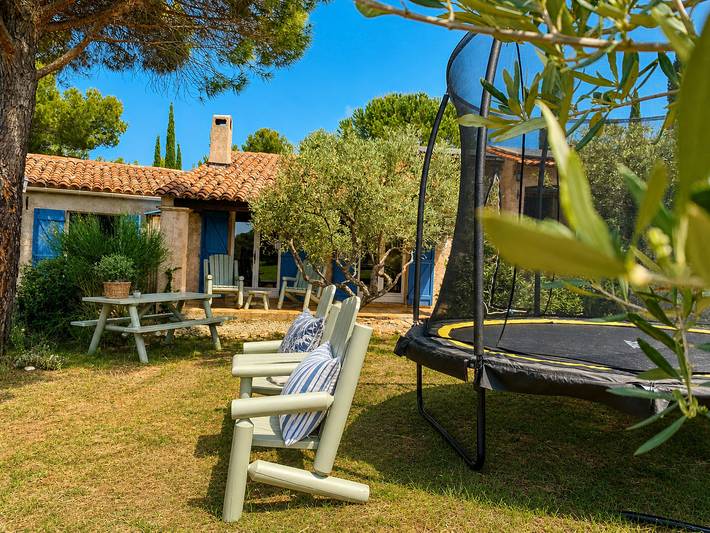 Gîte pour 5 personnes, avec piscine à Aups