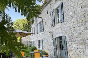 Gîte pour 4 personnes, avec jardin à Montcuq