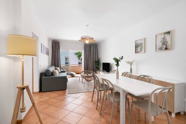 Ganze Wohnung, Ferienwohnung 'T2 B Apt Sobreiro' mit Gemeinschaftspool, 2 Balkonen und WLAN in Santa Luzia (Tavira), Parque Natural da Ria Formosa
