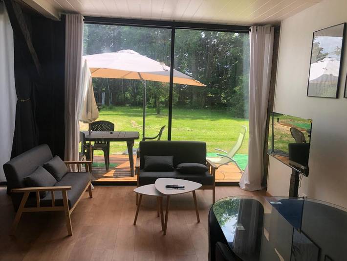 Gîte pour 4 personnes, avec vue et jardin à Marsaneix