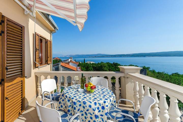 Ferienwohnung für 4 Personen, mit Garten und Balkon, kinderfreundlich in Kvarner Bucht