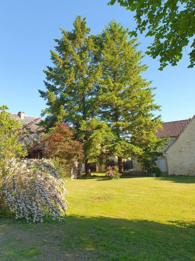 Location de vacances pour 7 personnes, avec piscine et jardin, animaux acceptés à Lanzac - 3