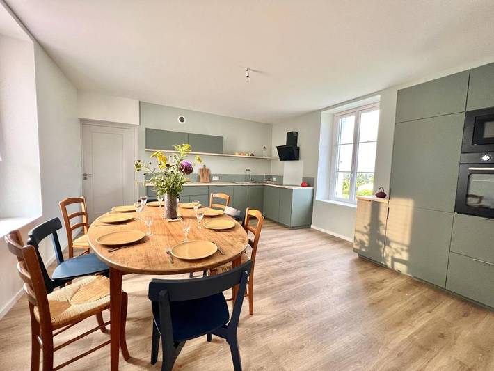 Location de vacances pour 10 personnes, avec vue et jardin, adapté aux familles à Vouneuil-sur-Vienne - 4