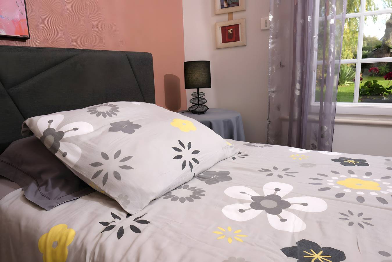 Bed & Breakfast 'Chambre Espace Familiale' mit Gemeinschaftsterrasse, Garten & Wlan in Santec, Ceinture Dorée