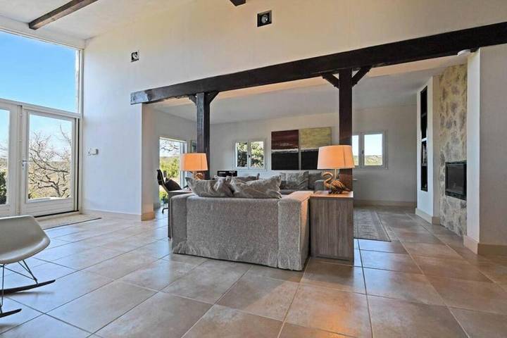 Location de vacances pour 6 personnes, avec terrasse ainsi que vue et piscine à Belvézet - 2