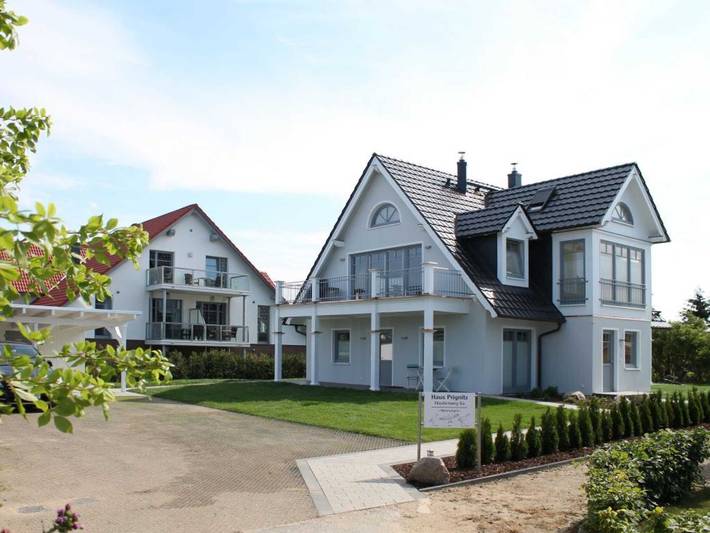 Ferienwohnung für 6 Personen, mit Balkon und Terrasse sowie Garten und Sauna in Boltenhagen