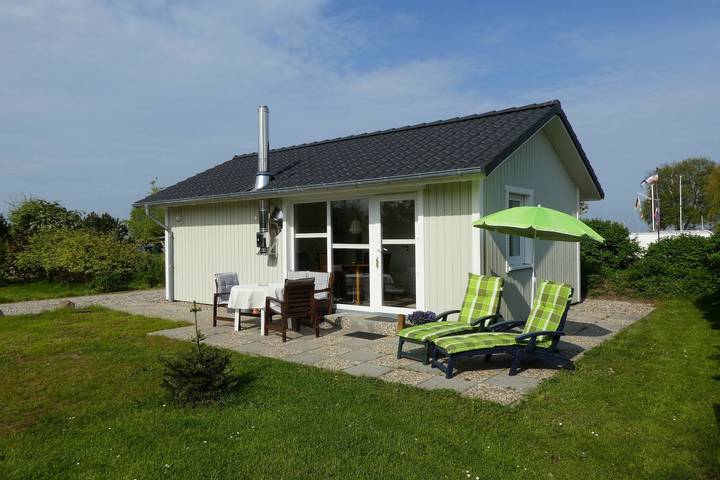 Ferienhaus für 3 Personen, mit Terrasse und Garten