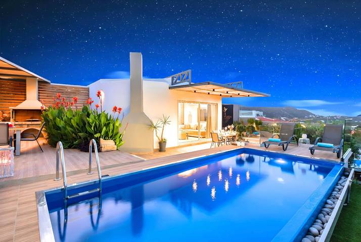 Ferienhaus für 13 Personen, mit Terrasse und Garten in Agios Nikolaos
