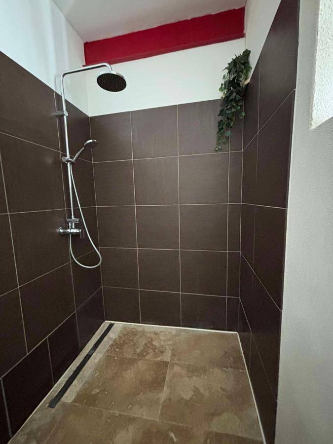 Chambre d’hôte pour 2 personnes, avec jardin et terrasse à Hyeres - 4