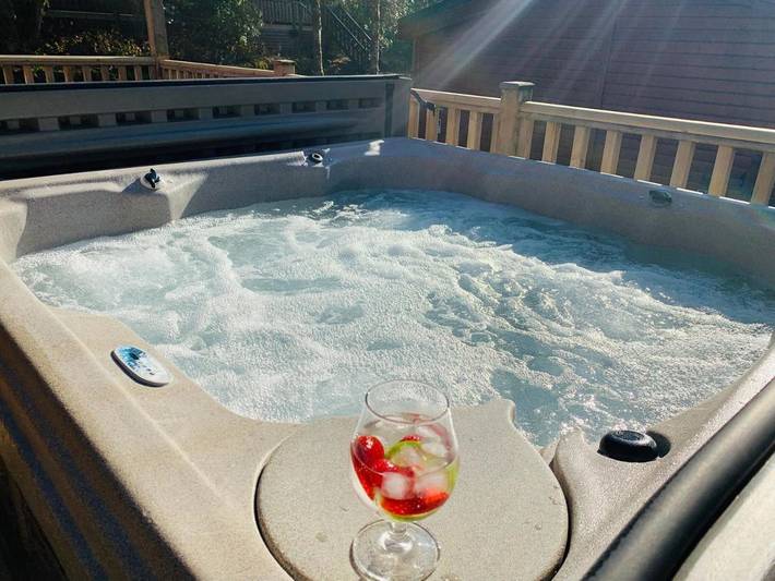 Holiday rental for 5 people, with Balcony and Hot tub as well as Terrace and Garden in White Cross Bay
