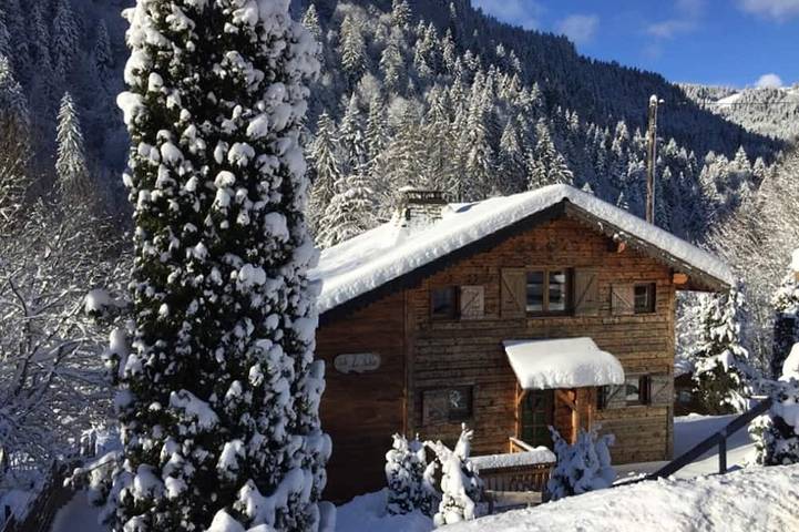 Chalet für 10 Personen, mit Garten und Whirlpool sowie Pool und Balkon
