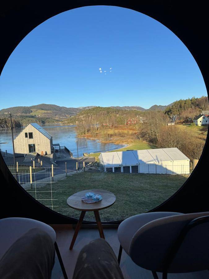 Bungalow für 2 Personen, mit Seeblick und Ausblick sowie Terrasse in Norwegen - 2