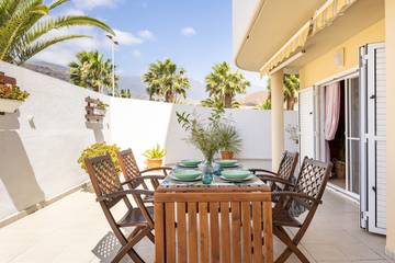 Gîte pour 4 personnes, avec terrasse et piscine, adapté aux familles à Puertito de Güímar