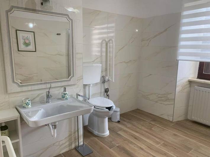 Appartamento per 6 persone, con piscina e panorama nonché piscina per bambini e giardino in Spoleto