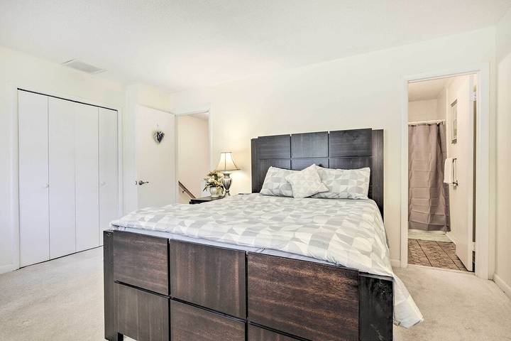 Vacation rental for 4 people, with terrace and pool in Chapel Hill
