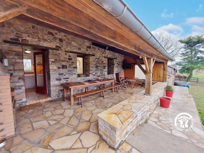 Gîte pour 7 personnes, avec Terrasse et Jardin dans Congrier