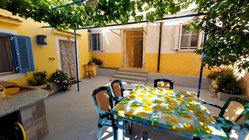 Ferienwohnung für 6 Personen, mit Garten