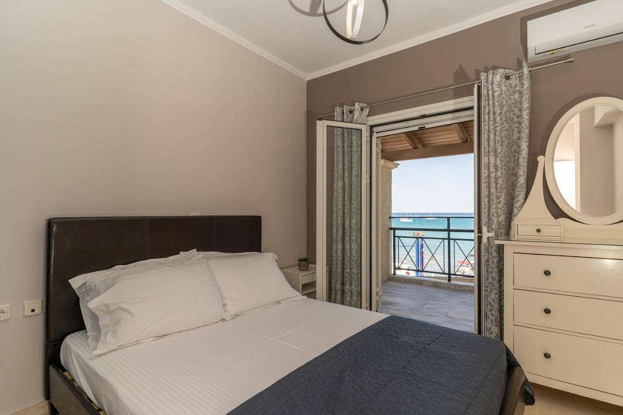 Entire apartment, George Beachfront Apartments in Lithakia, Laganas