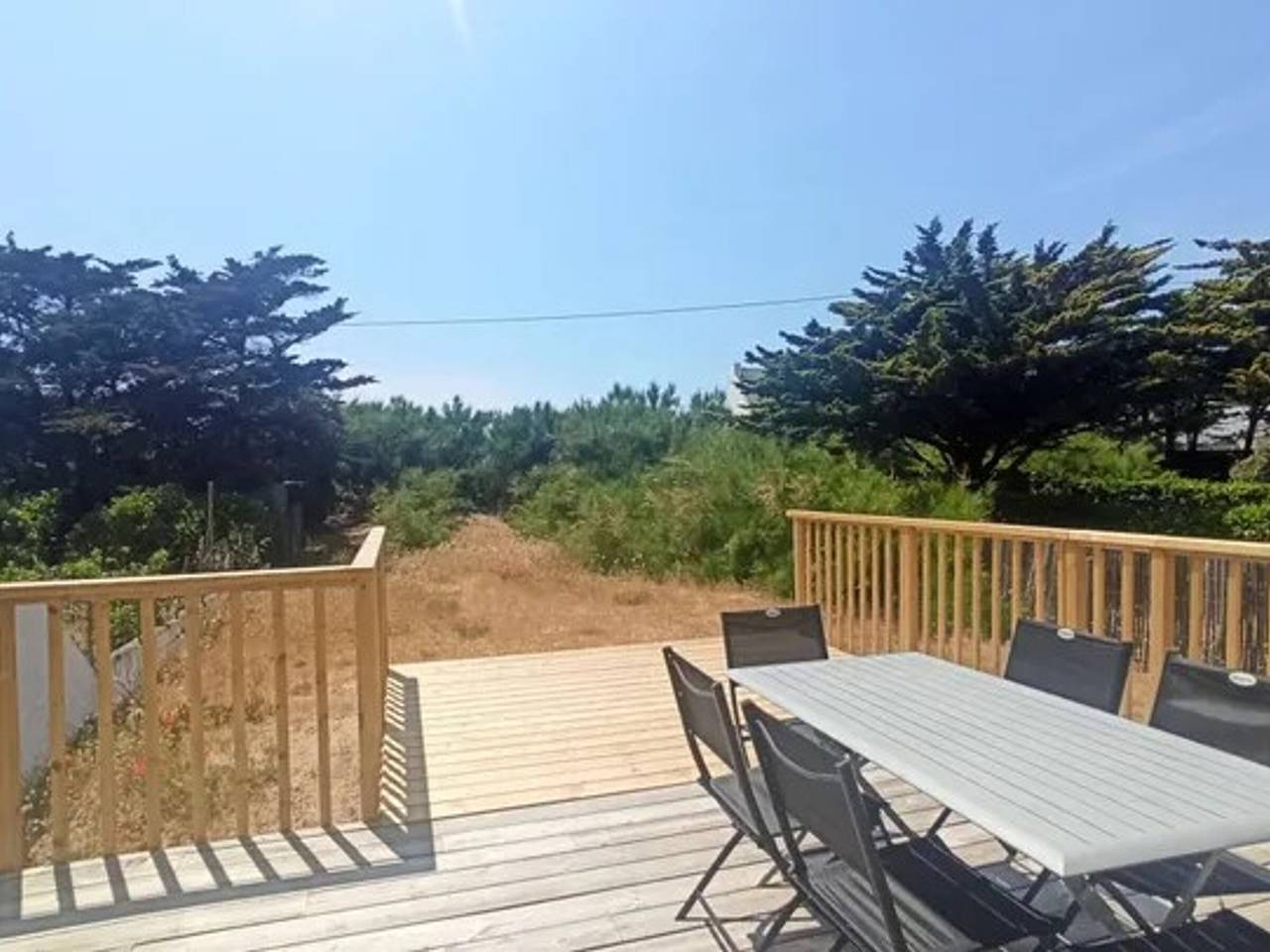 3-bedroom house near Valentin Beach with parking in Batz-sur-Mer, Côte d'Amour