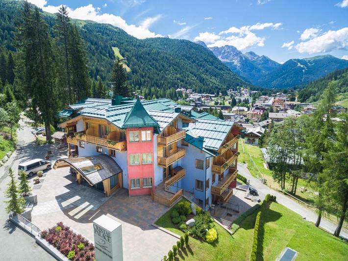 Hotel voor 3 personen, with tuin and zwembad as well as uitzicht and sauna, met huisdier in Madonna di Campiglio