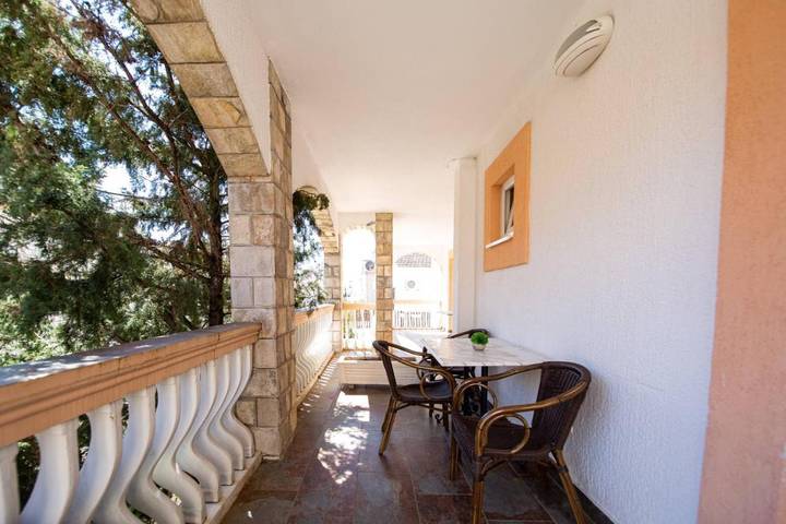 Ferienwohnung für 2 Personen, mit Balkon, kinderfreundlich in Budva - 2