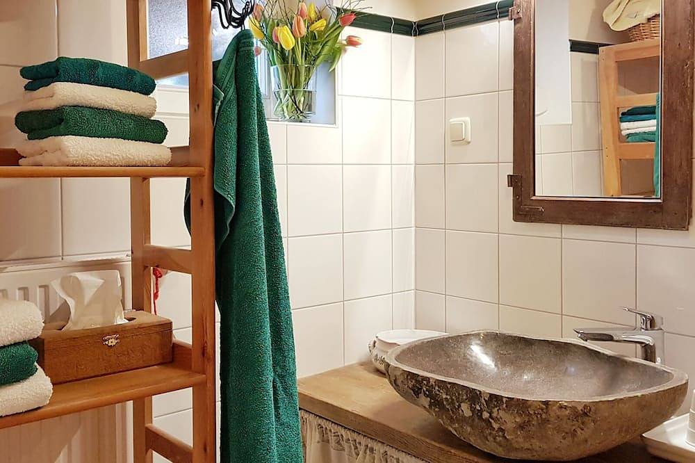 Ganze Wohnung, Ruhig gelegenes Landhaus im Grünen, mit Pool, familien- und hundefreundlich in Südoststeiermark, Feldbach