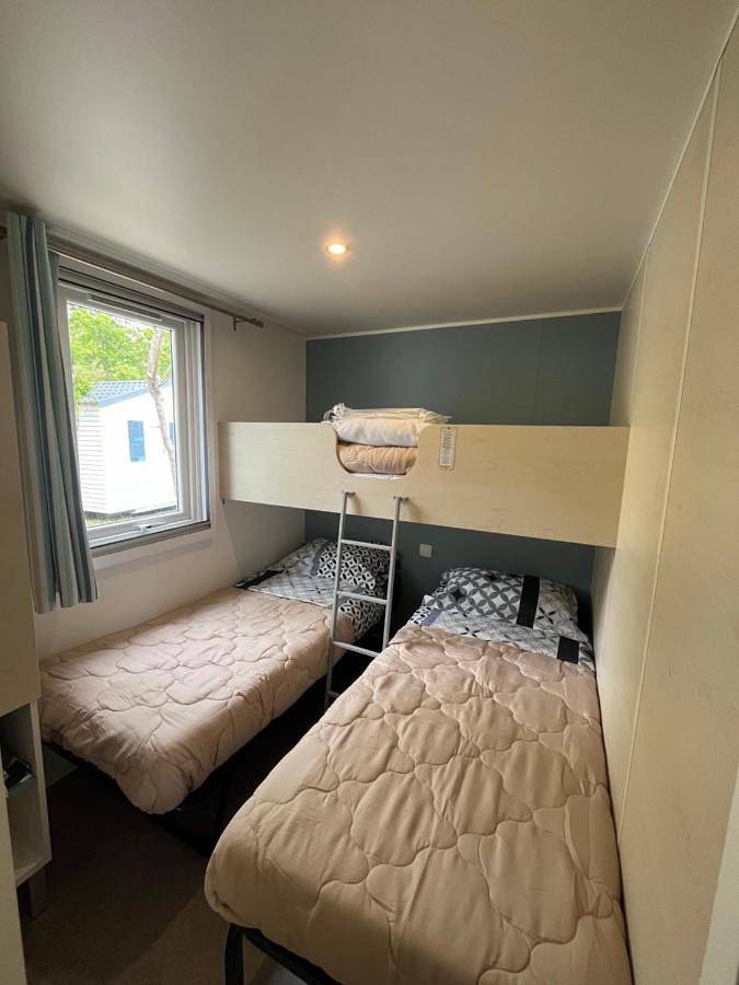 Camping pour 6 personnes, avec piscine ainsi que terrasse et jacuzzi, animaux acceptés à Capbreton - 4