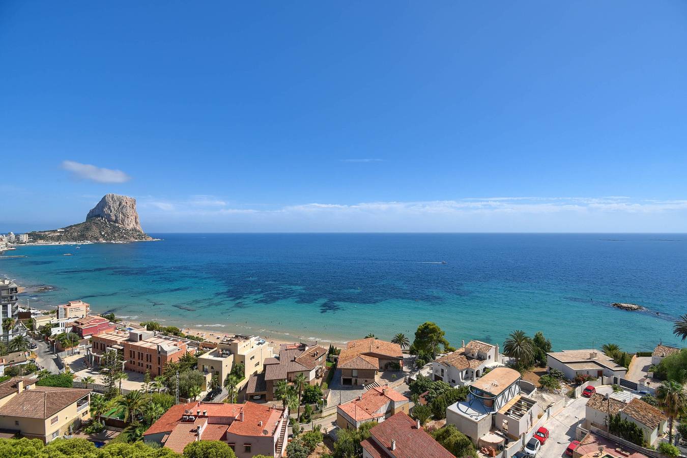 Entire apartment, Apartment 'Apartement La Perla 2 Seaview' with Sea View, Wi-Fi and Air Conditioning in Calpe Old Town, Calpe