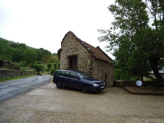 Gîte rustique avec parking, jardin et vue sur la rivière in Dourbies, Parc national des Cévennes