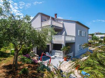 Ferienwohnung für 4 Personen, mit Terrasse in Premantura
