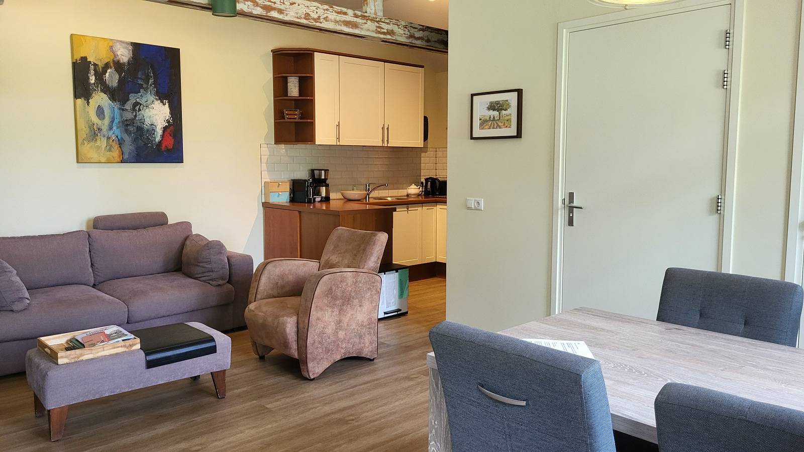 Geheel appartement, Charmant 2-persoons appartement in Venlo met privé terras en gedeeld zwembad in Venlo, Limburg