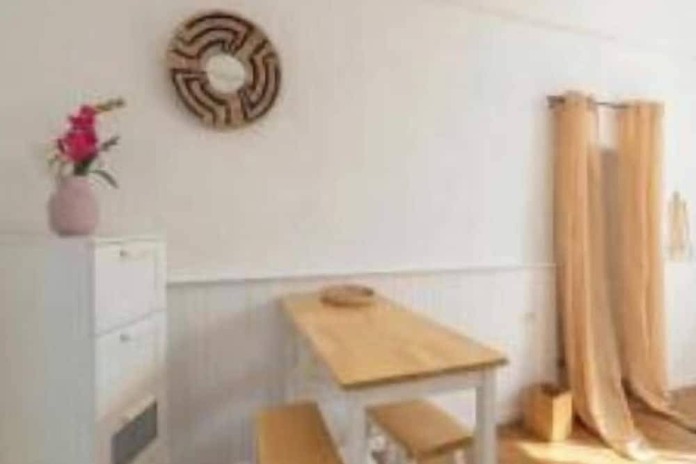 Appartement entier, Studio Cosy au Cœur d’Ollioules, Proche de Toulon & du Circuit Paul Ricard in Ollioules, Côte méditerranéenne (France)