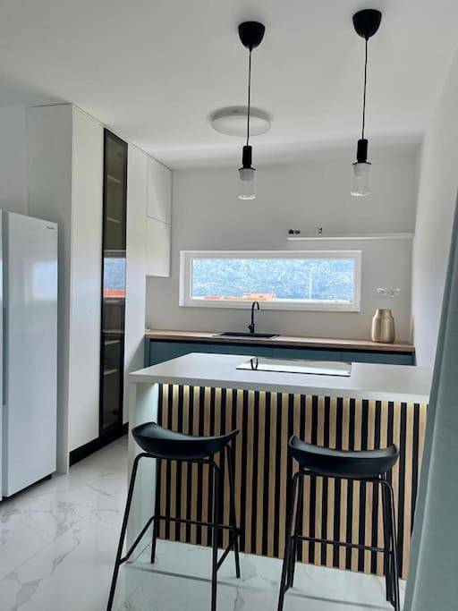Villa für 8 Personen, mit Ausblick und Terrasse, mit Haustier in Razanac - 4