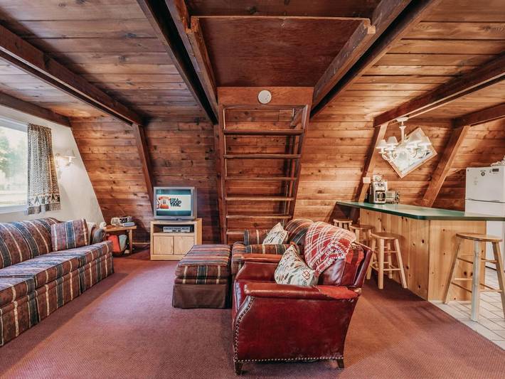 Nostalgischer, rustikaler Rückzugsort in den Ber in Glacier, Mount Baker-Snoqualmie Nationalwald