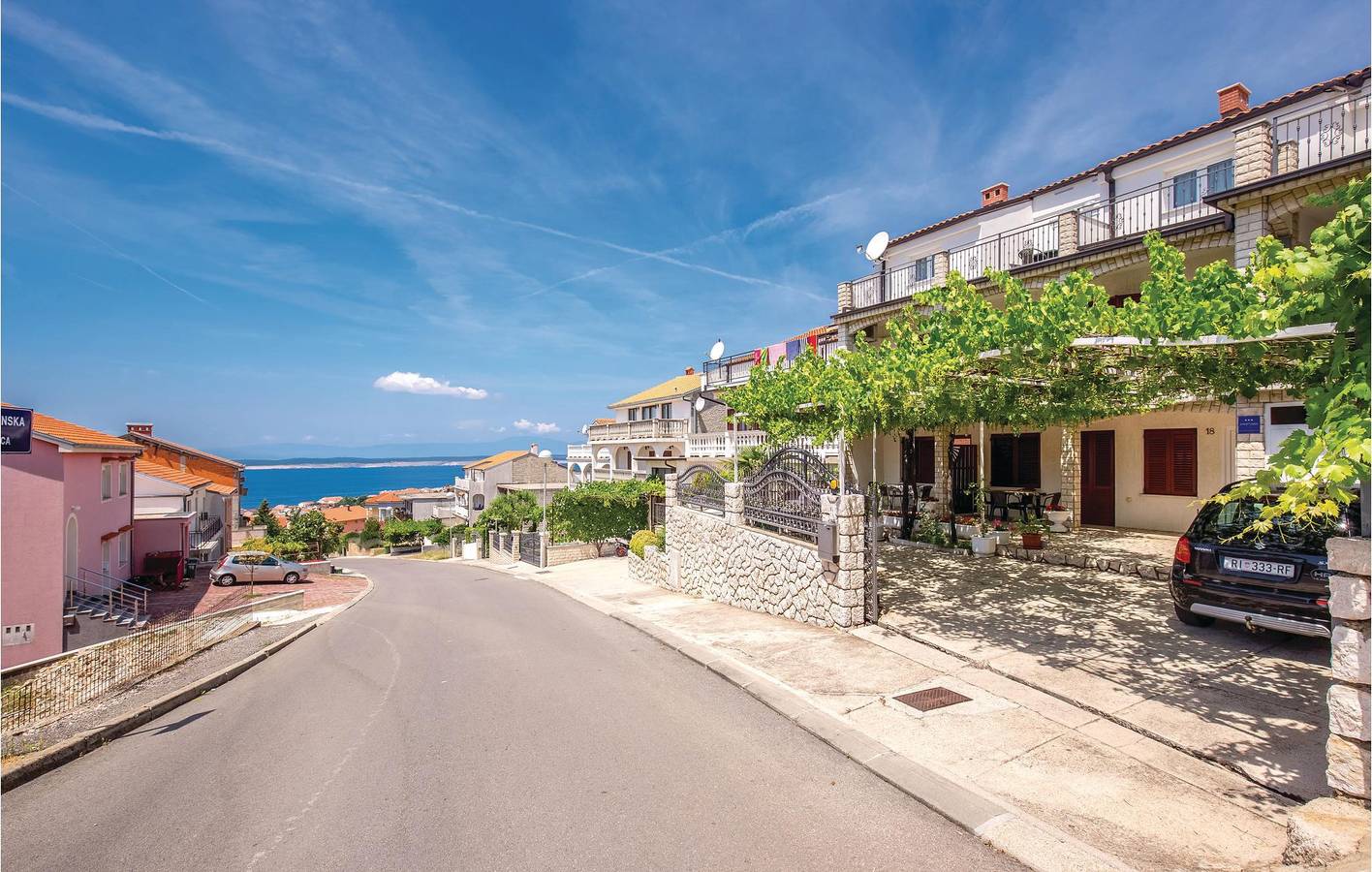 Ganze Ferienwohnung, Gemütliche Ferienwohnung mit Pool, Terrasse, 1 km zum Strand und kostenlosen Parkplätzen in Crikvenica, Primorje-Gorski Kotar