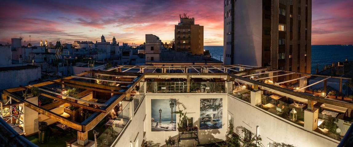 Hôtel pour 2 personnes, avec Balcon et Jacuzzi ainsi que Terrasse et Jardin à Cadix