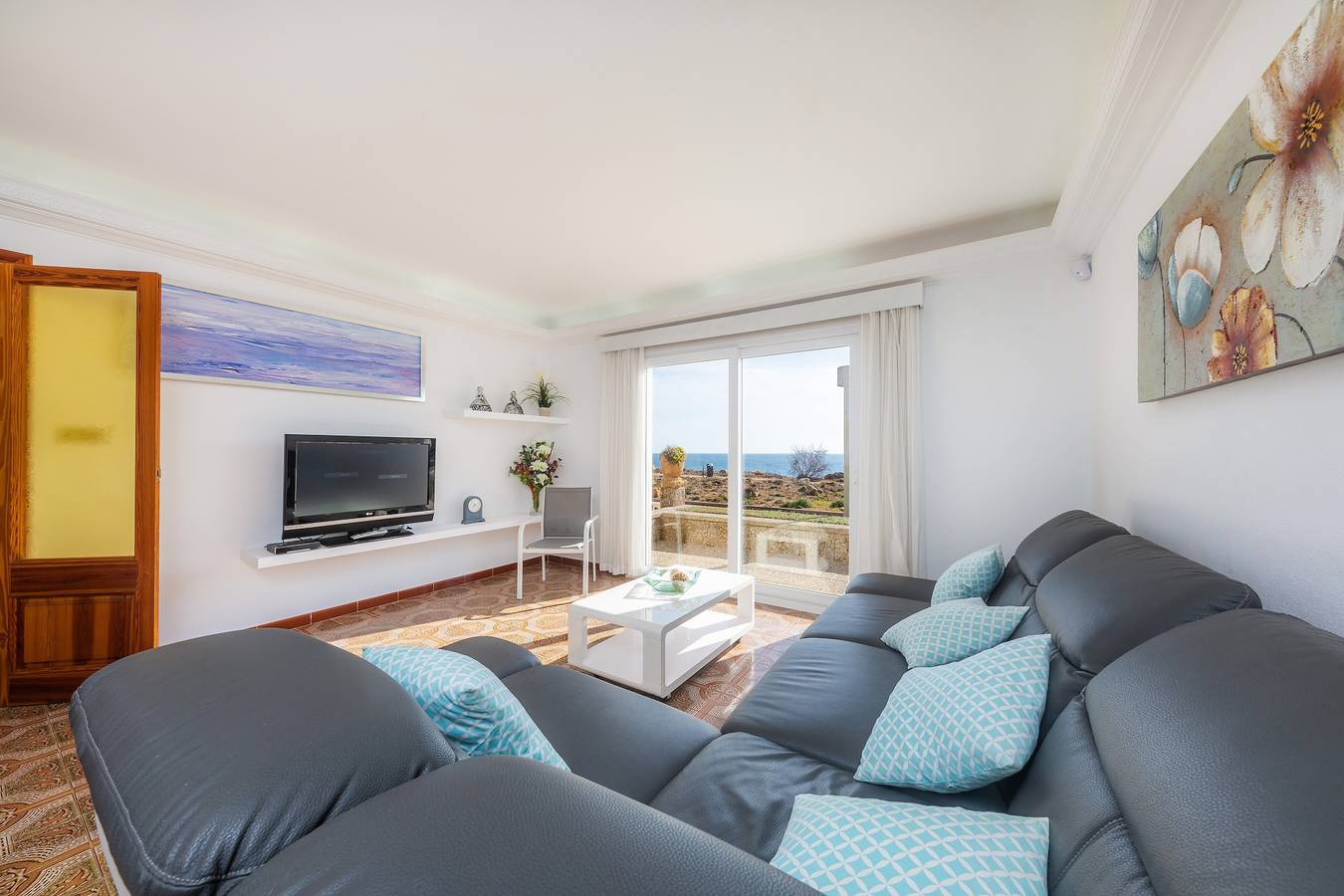 Hermosa casa de vacaciones "Can Rosito" con vistas al mar, Wi-Fi, balcón y terraza in S'illot Cala Morlanda, Manacor