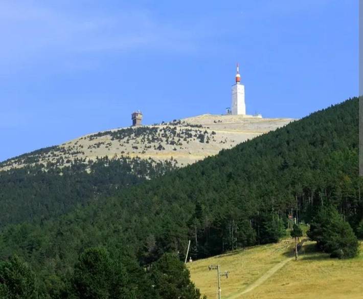 Gîte pour 6 personnes, avec Terrasse et Vue dans Station du Mont Serein