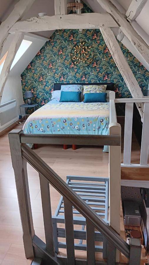 Gîte pour 2 personnes, avec Terrasse ainsi que Jardin et Vue dans Milly-sur-Thérain