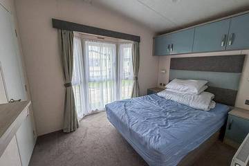 Bungalow for 6 People in Waveney District, Suffolk, Photo 1