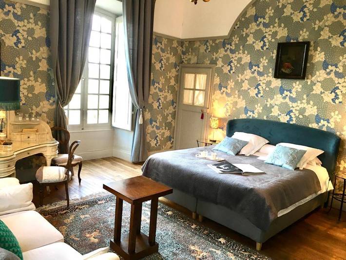 Location de vacances pour 2 personnes, avec Terrasse et Jardin ainsi que Piscine et Sauna à Vermenton