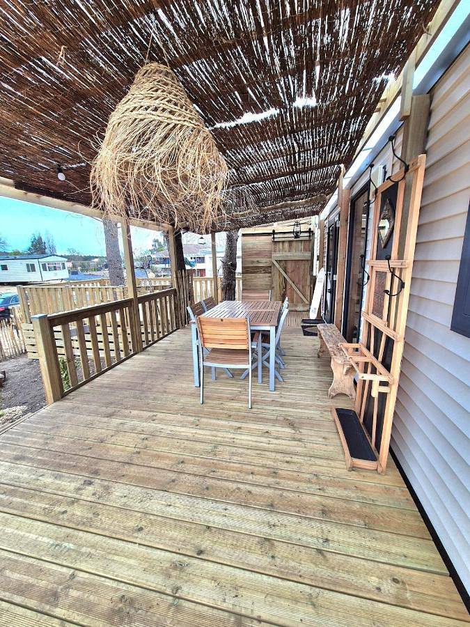 Location de vacances pour 6 personnes, avec terrasse et piscine à Herm - 4