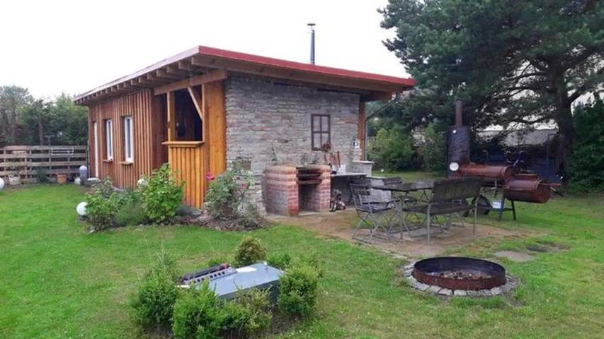 Bungalow für 3 Personen, mit Garten und Sauna in Zempin