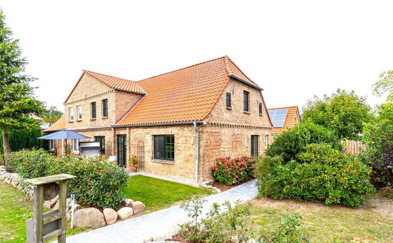 Ferienwohnung für 10 Personen, mit Terrasse und Garten sowie Sauna und Ausblick in Stahlbrode