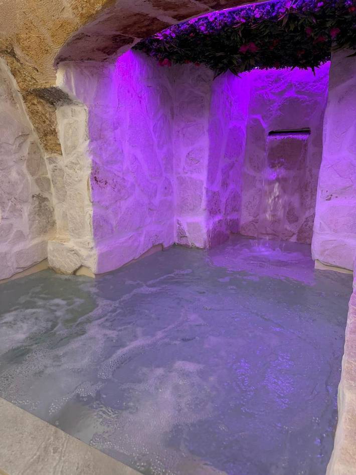 Casa Vacanze 'Twins Luxury Suite' con Wi-Fi e Aria Condizionata in Bagni Peppino, Barletta