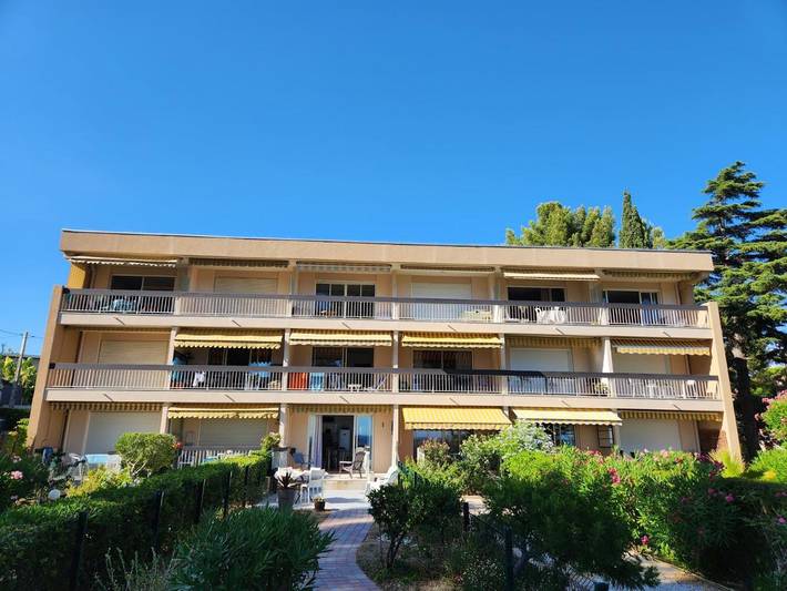Gîte pour 4 personnes, avec jardin et vue dans Plage Du Capelan Bandol - 2