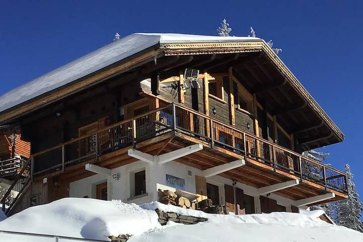 Maison pour 10 personnes, avec balcon ainsi que jardin et jacuzzi dans Col du Petit Saint-Bernard