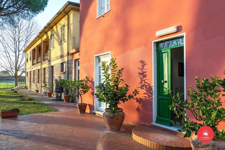 Agriturismo per 2 persone, con Terrazza e Giardino nonché Panorama a Carrara